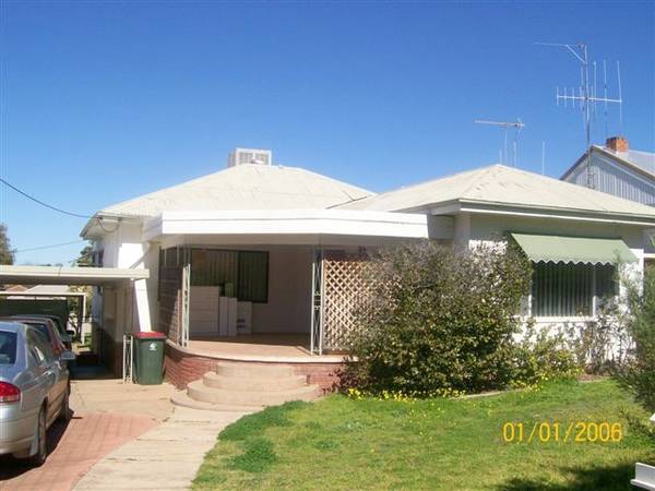 31 Rose Street, Parkes Picture 1