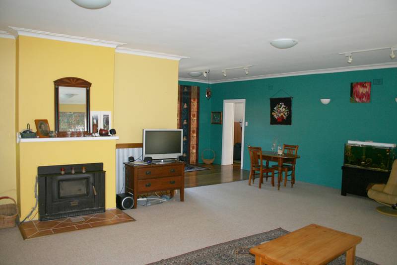 16 Rowan Street, Orange Picture