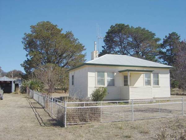 10 MINS OUT OF MILLTHORPE Picture 2