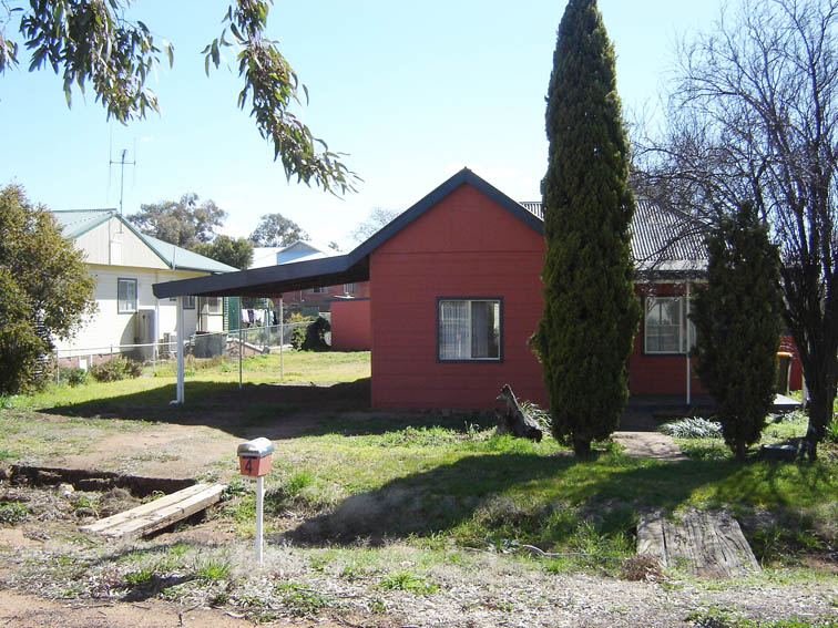 4 Lachlan Street, Yeoval Picture 1