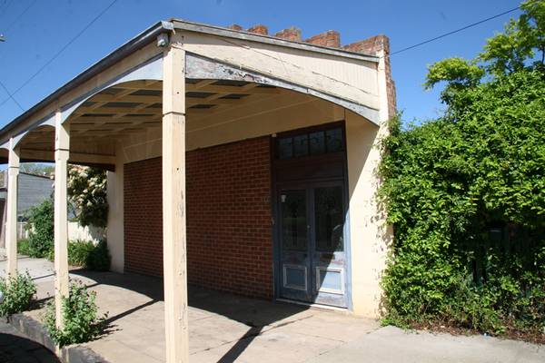 AUCTION - 17 Pym Street, Millthorpe Picture 3