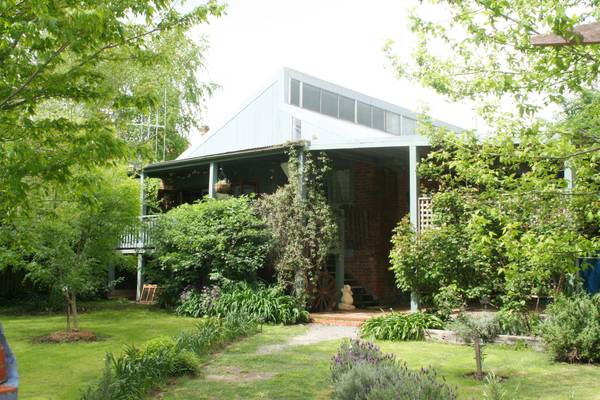 AUCTION - 17 Pym Street, Millthorpe Picture 1