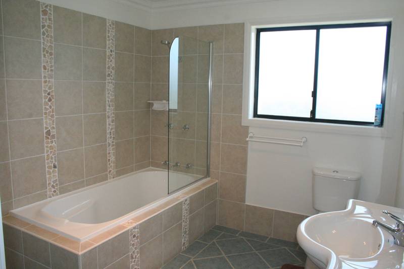 133a Woodward Street Picture 2