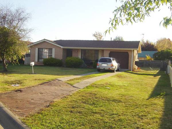 Good Location in cul-de-sac Picture 1