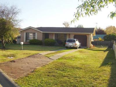 Good Location in cul-de-sac Picture Good Location in cul-de-sac Picture