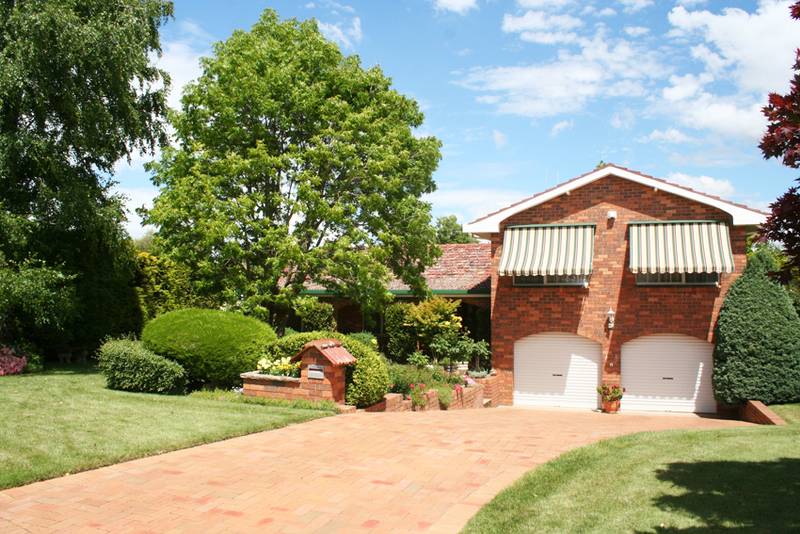 12 Kumali Circuit, Orange Picture 1