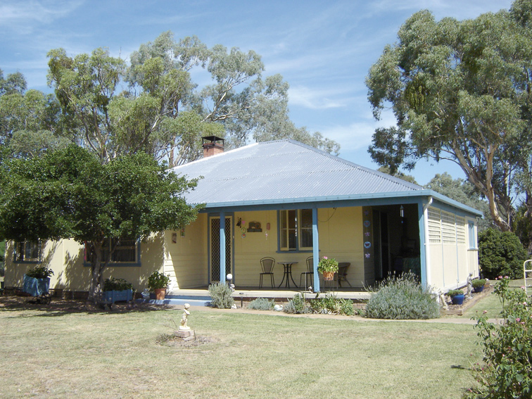 9 Obley Street, Cumnock Picture 1