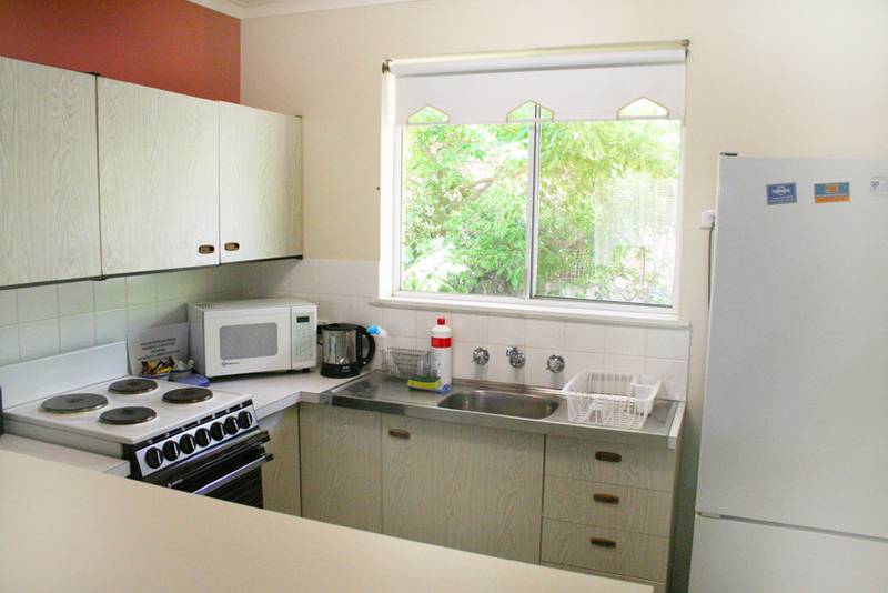 3/98 Kenna Street Picture 3