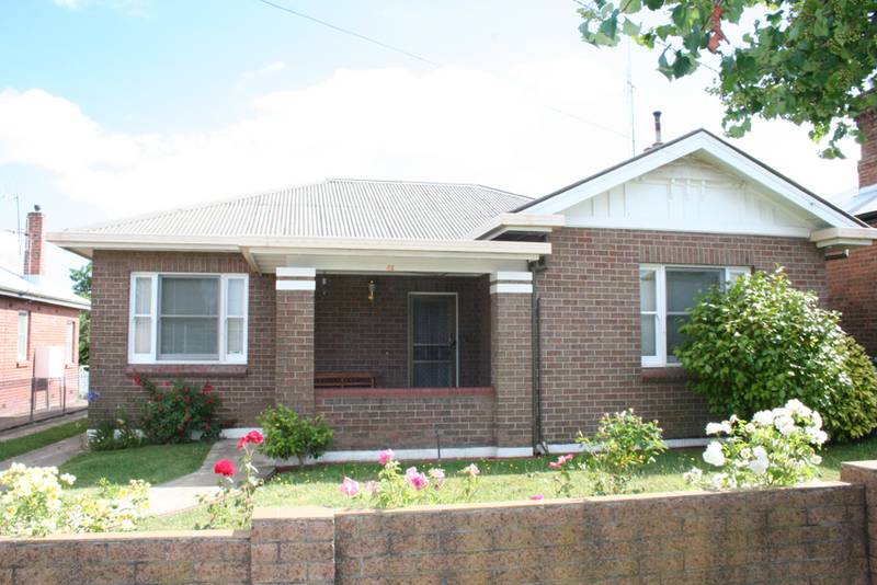 411 Summer Street East Picture 1