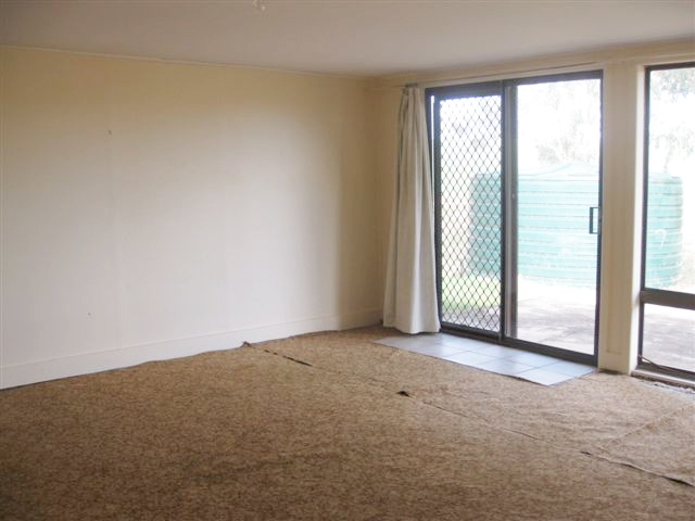 Iona, Bournewood Road, Yeoval Picture 3