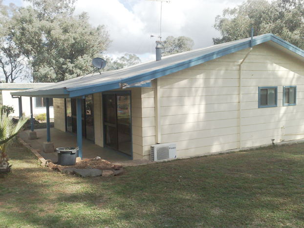 Iona, Bournewood Road, Yeoval Picture 1