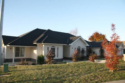 12 Goldfinch Way, Orange Picture