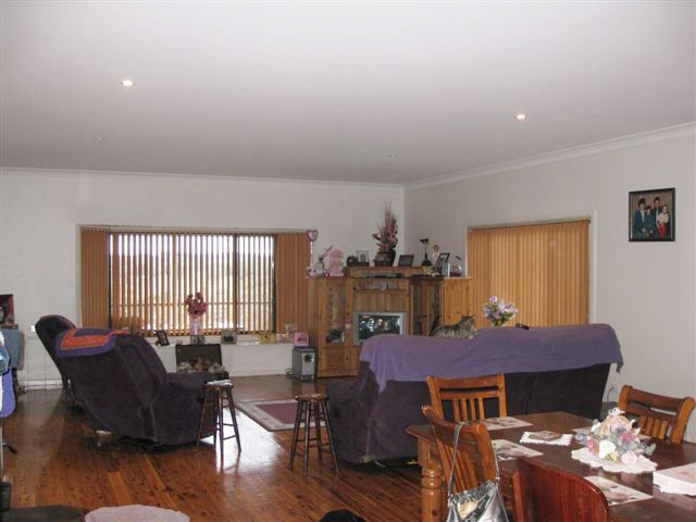 Idle Down, Mitchell Highway, Molong Picture 2