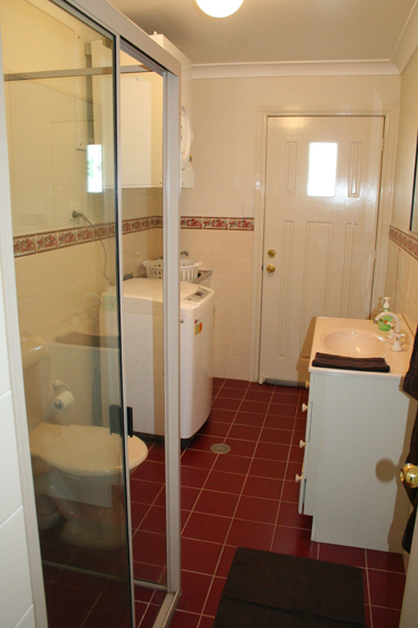 1/117 Edward Street Picture 3