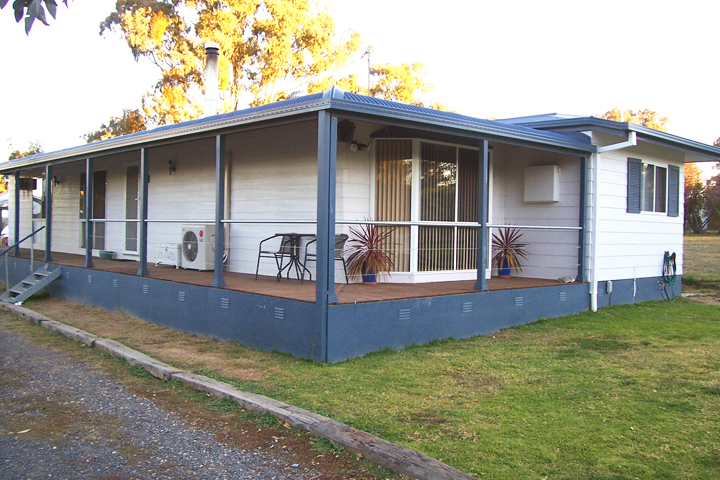 43 Loquat Street, Mandurama Picture 1