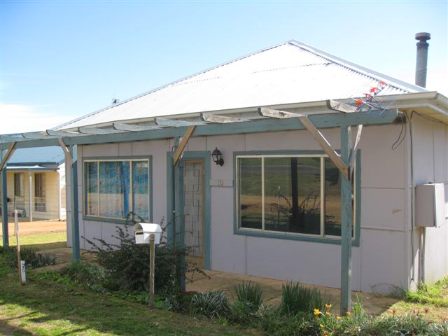 19 Orange Road, Manildra Picture 1