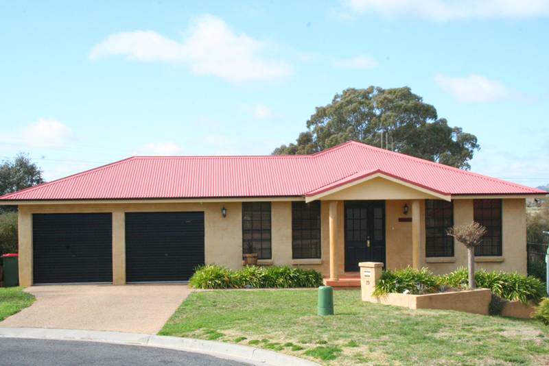 29 Coombes Place, Orange Picture 1