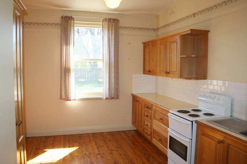 11 Summer Street, Orange Picture 3