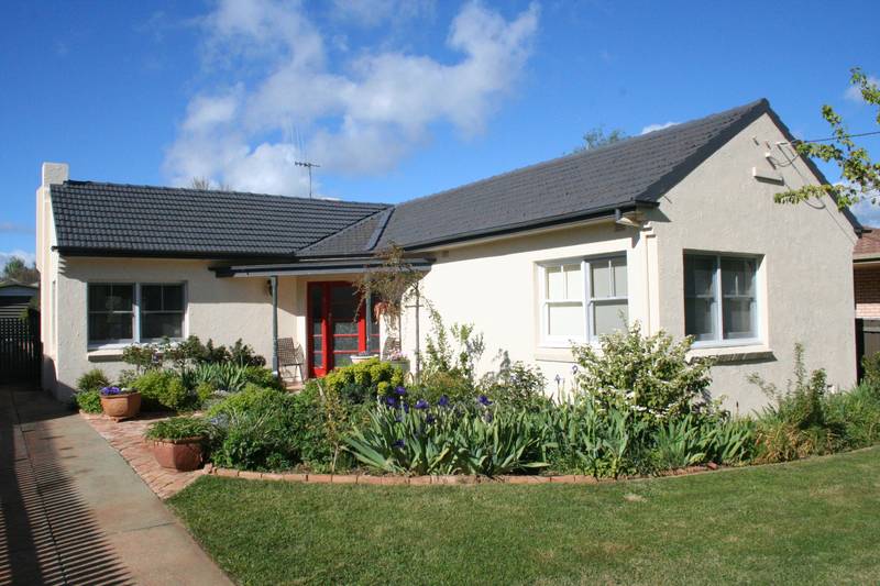 8 Torpy Street, Orange Picture 1