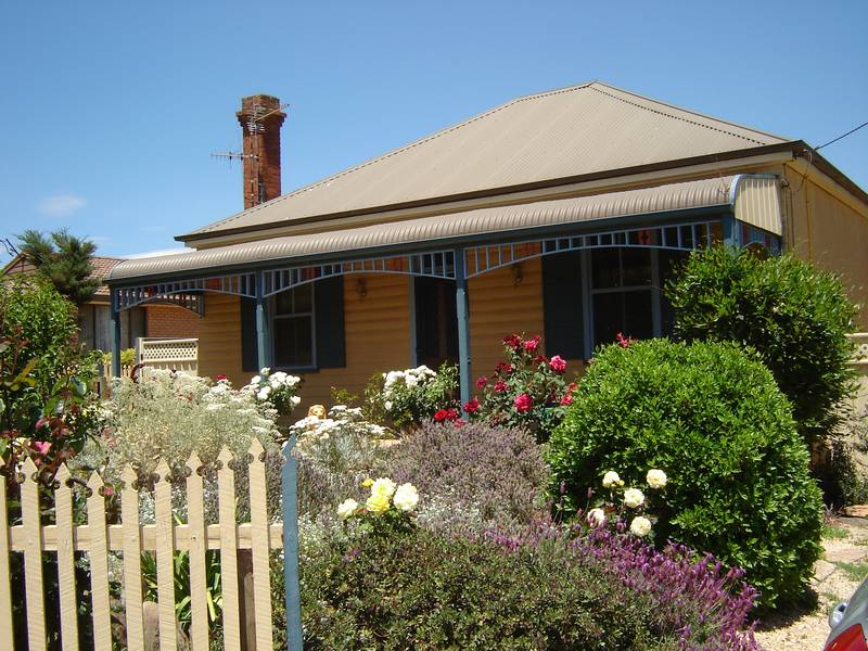 Great Home in Popular Millthorpe Picture 2