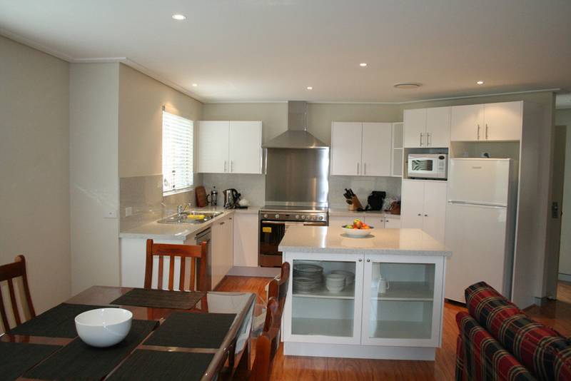 3/129 Anson Street Picture 2