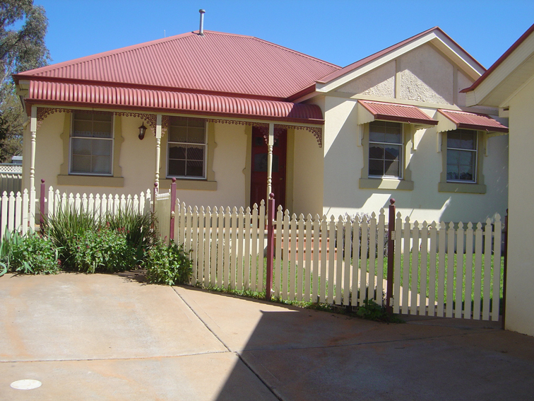 QUALITY DUPLEX IN GOOD LOCATION Picture 1