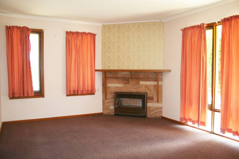 DOUBLE GARAGE Picture 2