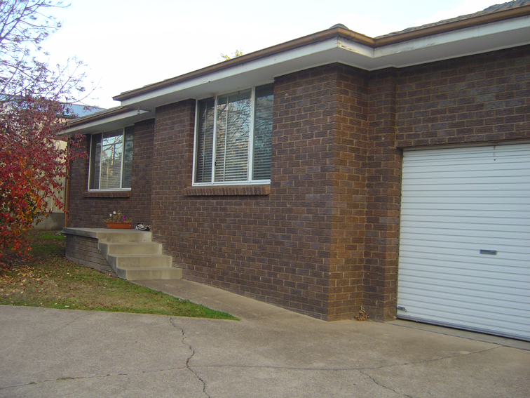 SPACIOUS UNIT Picture 1