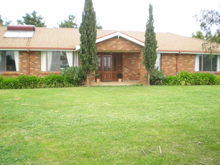 213 East Guyong Road, East Guyong Picture 2