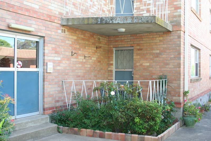 2/13 Torpy Street, Orange Picture 2