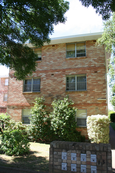 2/13 Torpy Street, Orange Picture 1