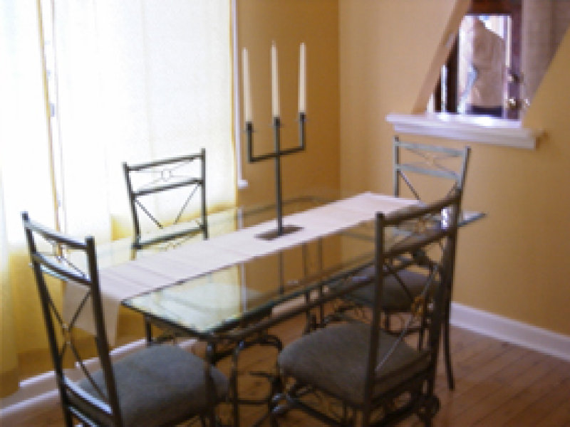 1&2/10 Summer Street Picture 2