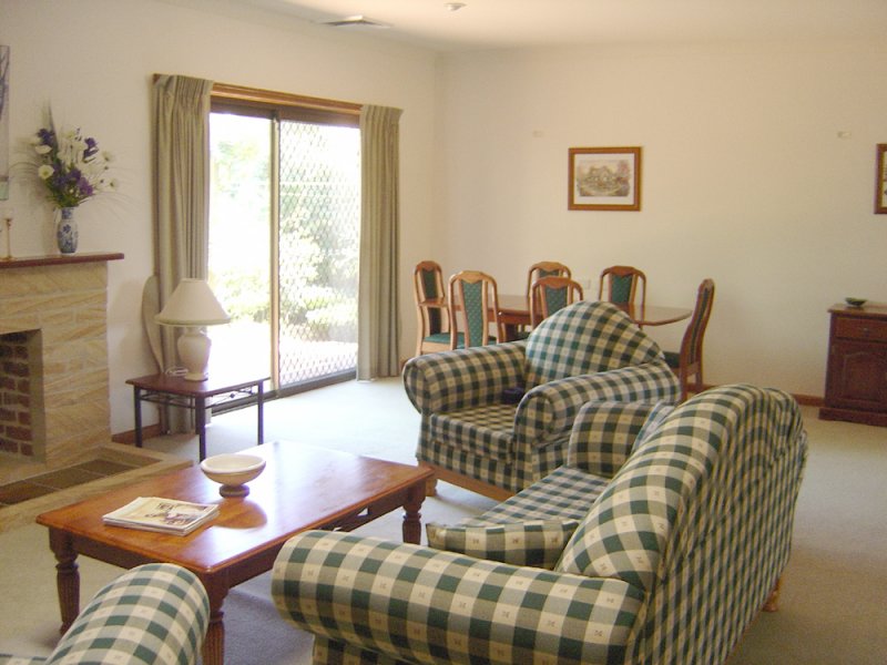 15a Rowan Street Picture 2