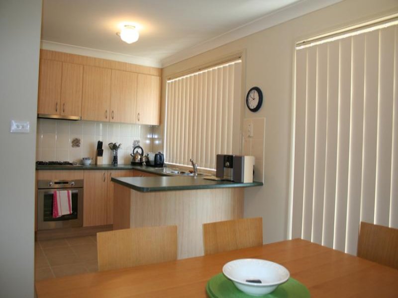 3/4 Covent Close Picture 3