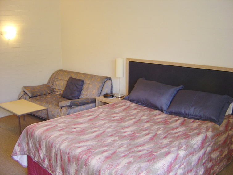 399 Summer Street East Picture 2