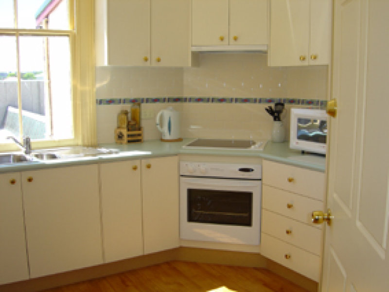 7/182 Anson Street Picture 2