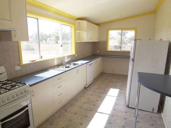 Yullundry Creek Cottage, Yeoval Road, Cumnock Picture 3