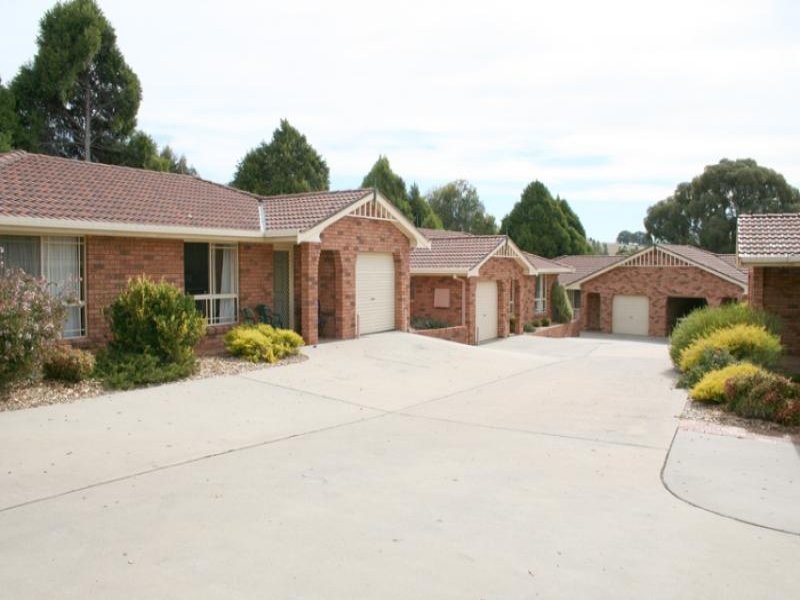 15 & 17 Athol St, Blayney Picture 2