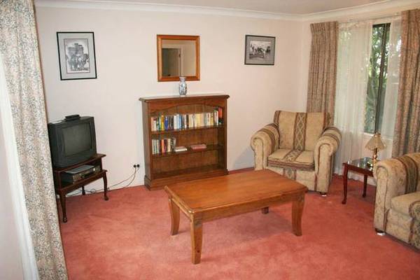 5 of 66 March Street, Orange Picture 3