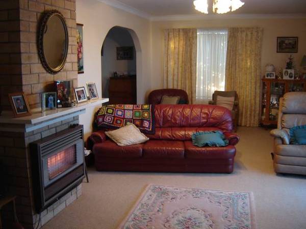 19 Amos Ave Blayney Picture 2