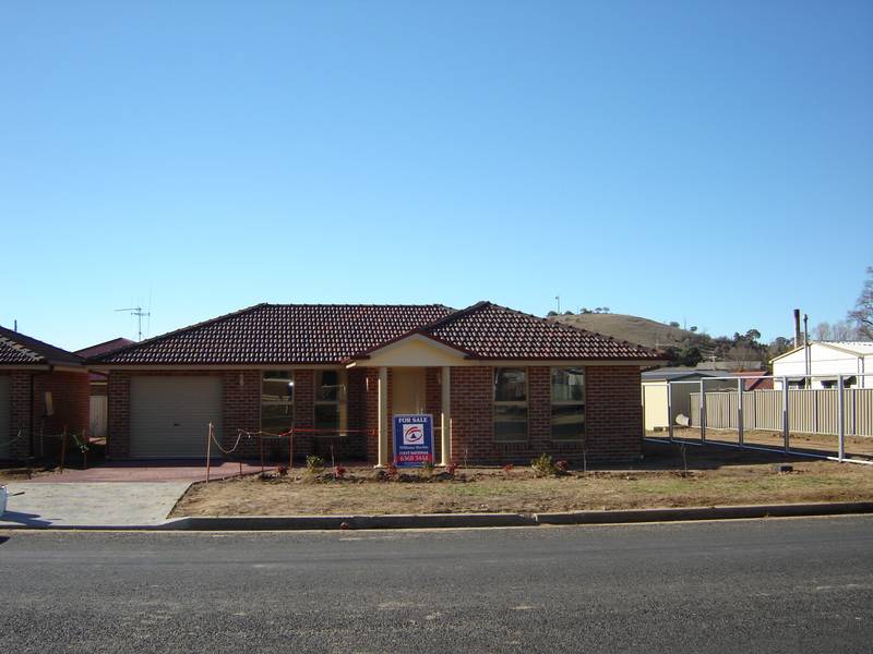 1/15 Binstead Street, Blayney Picture 1