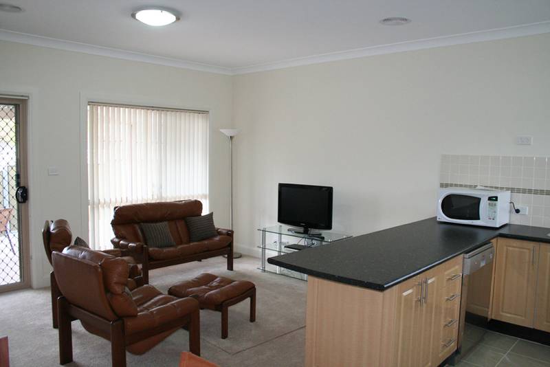 1A & 1B Cadogan Crescent Picture 3