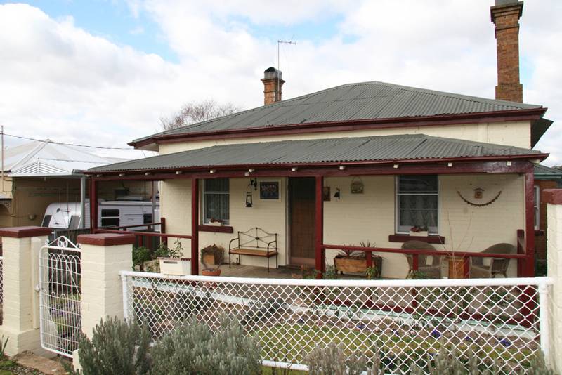 52 Edward Street, Molong Picture 1