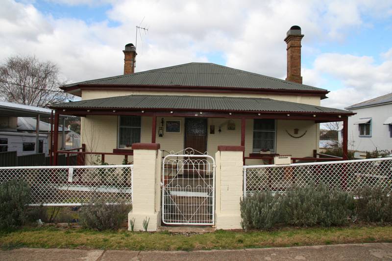 52 Edward Street, Molong Picture 2