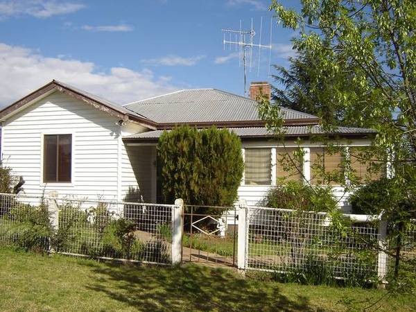 SUIT FIRST HOME BUYER OR INVESTOR Picture 1