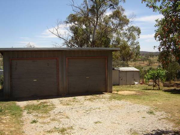 SUIT FIRST HOME BUYER OR INVESTOR Picture 3