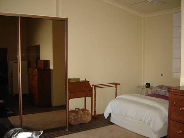 Rockdell Lane, Lyndhurst Picture 3