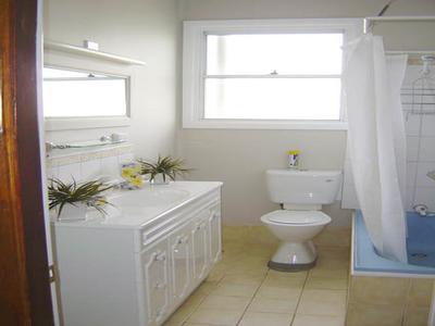 10 Racecourse Road Picture