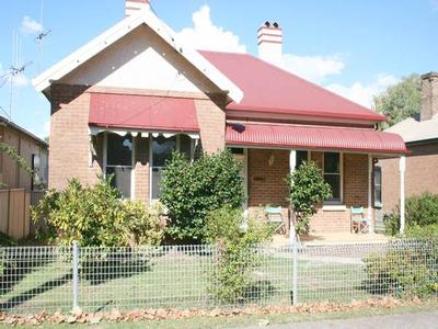 PRIME LOCATION CLOSE TO CBD & TAFE Picture PRIME LOCATION CLOSE TO CBD & TAFE Picture