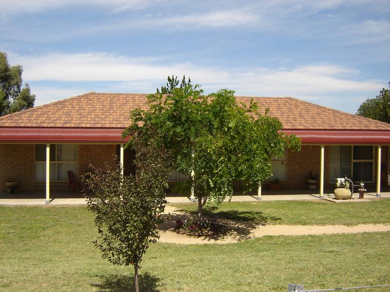 1 Market Street, Molong Picture 1